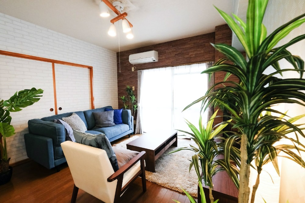 UENOYA APT 那覇