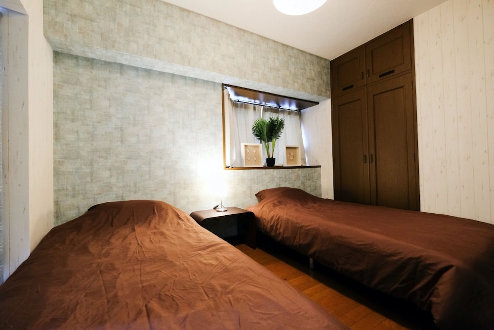 UENOYA APT 那覇
