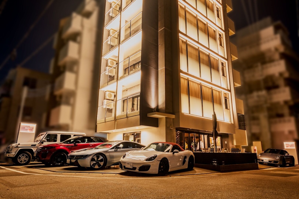 HOTEL VIVIANA 那覇