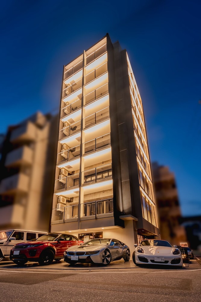 HOTEL VIVIANA 那覇