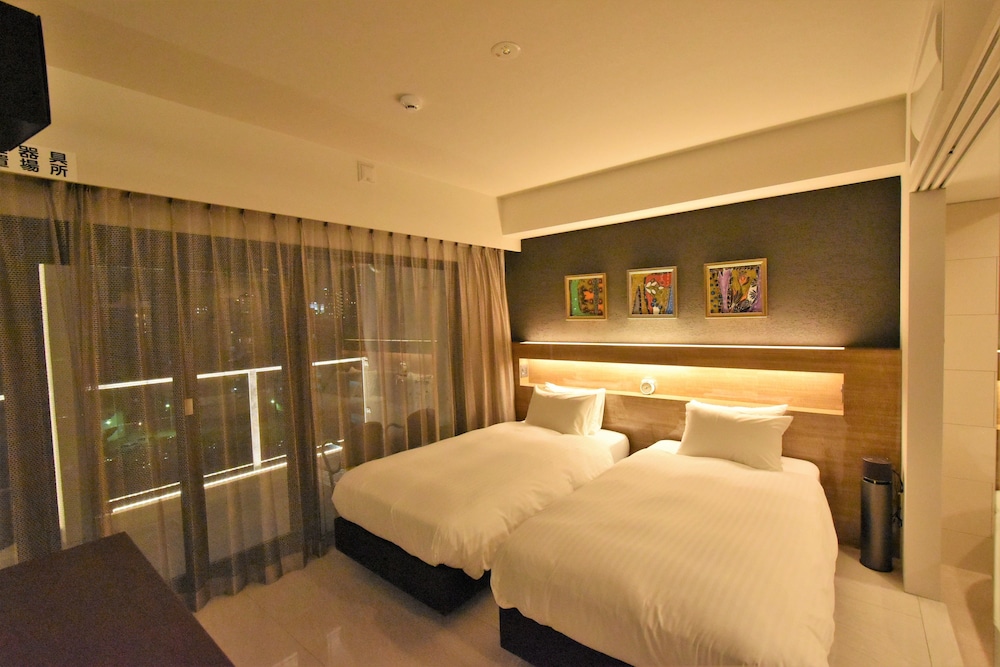 HOTEL VIVIANA 那覇