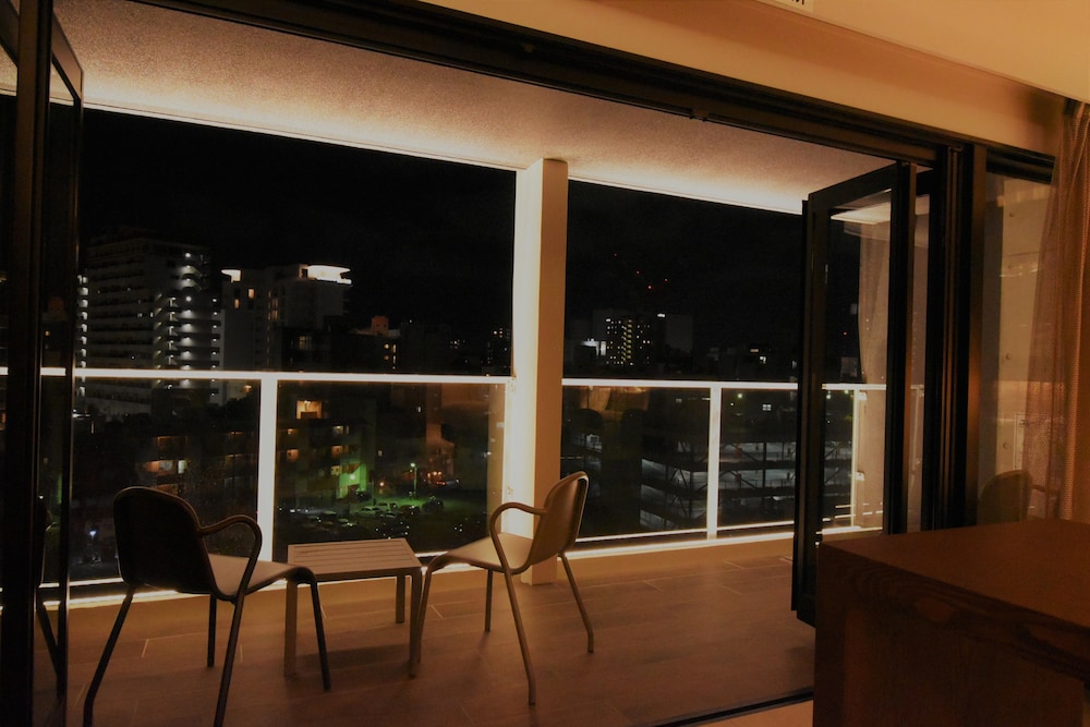 HOTEL VIVIANA 那覇
