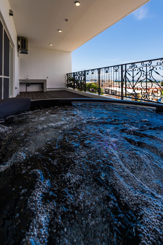 JACUZZI TERRACE OKINAWA IMS 那覇