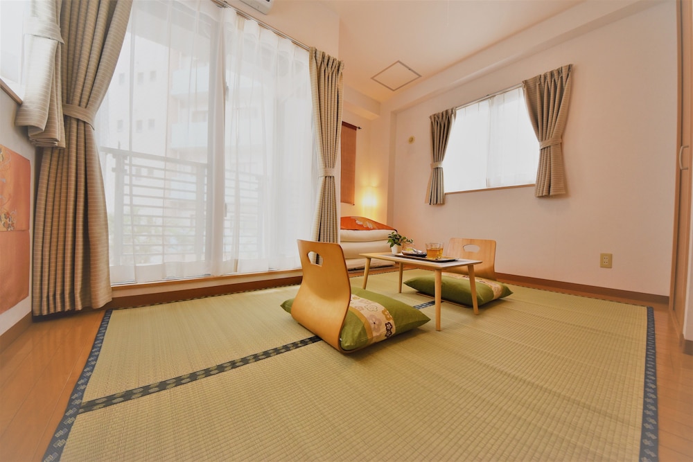 UKISHIMA INN 那覇