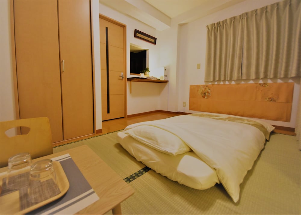 UKISHIMA INN 那覇