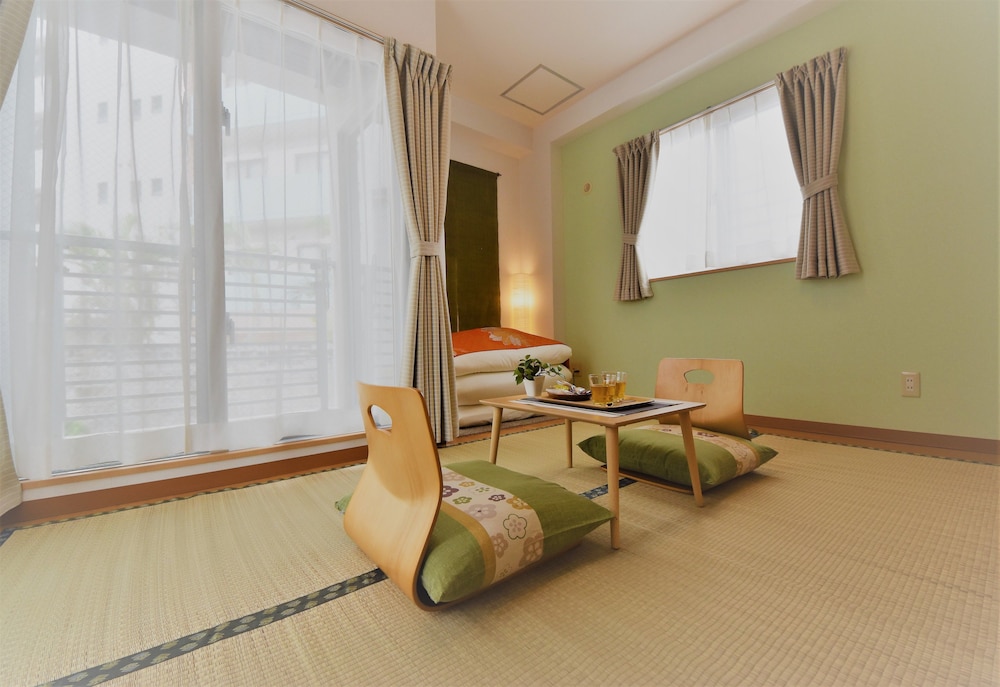 UKISHIMA INN 那覇