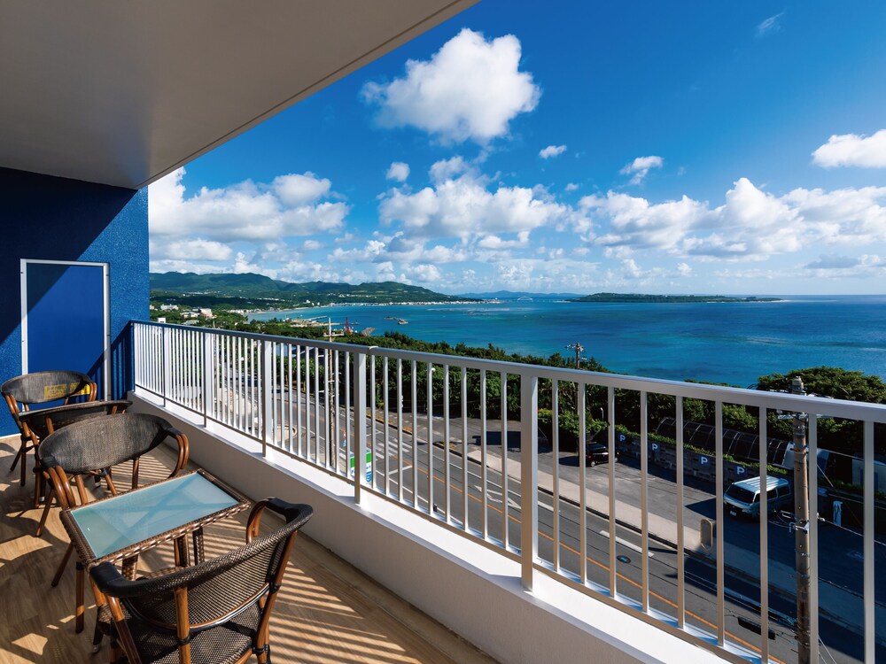 サンセットリゾート カンプ― 那覇