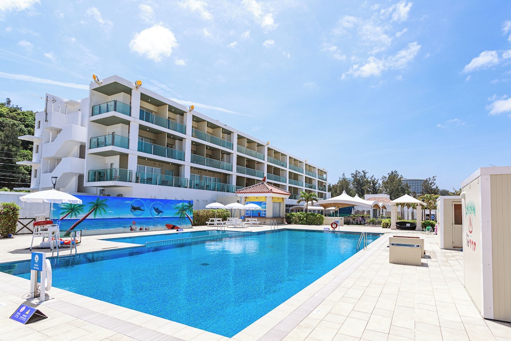 KARIYUSHI LCH.RESORT ON THE BEACH 那覇