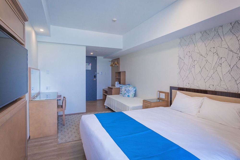 KARIYUSHI LCH.RESORT ON THE BEACH 那覇