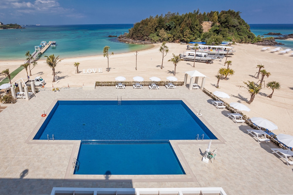 KARIYUSHI LCH.RESORT ON THE BEACH 那覇