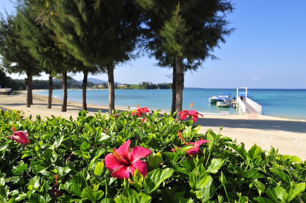 KARIYUSHI LCH.RESORT ON THE BEACH 那覇