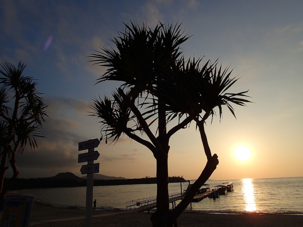KARIYUSHI LCH.RESORT ON THE BEACH 那覇