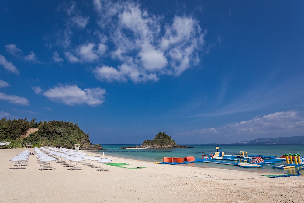 KARIYUSHI LCH.RESORT ON THE BEACH 那覇