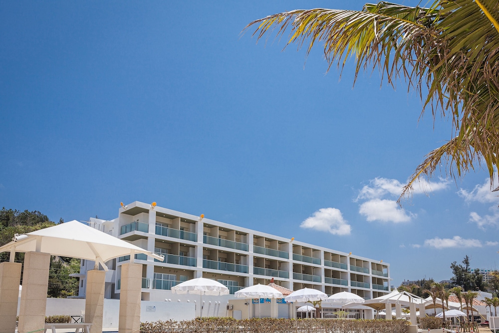 KARIYUSHI LCH.RESORT ON THE BEACH 那覇
