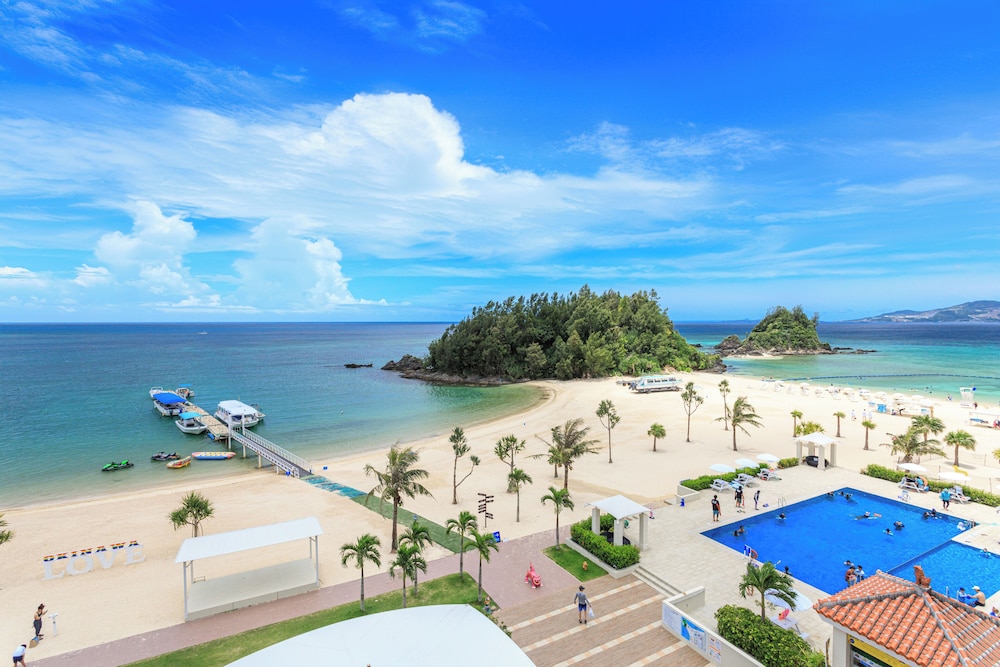 KARIYUSHI LCH.RESORT ON THE BEACH 那覇