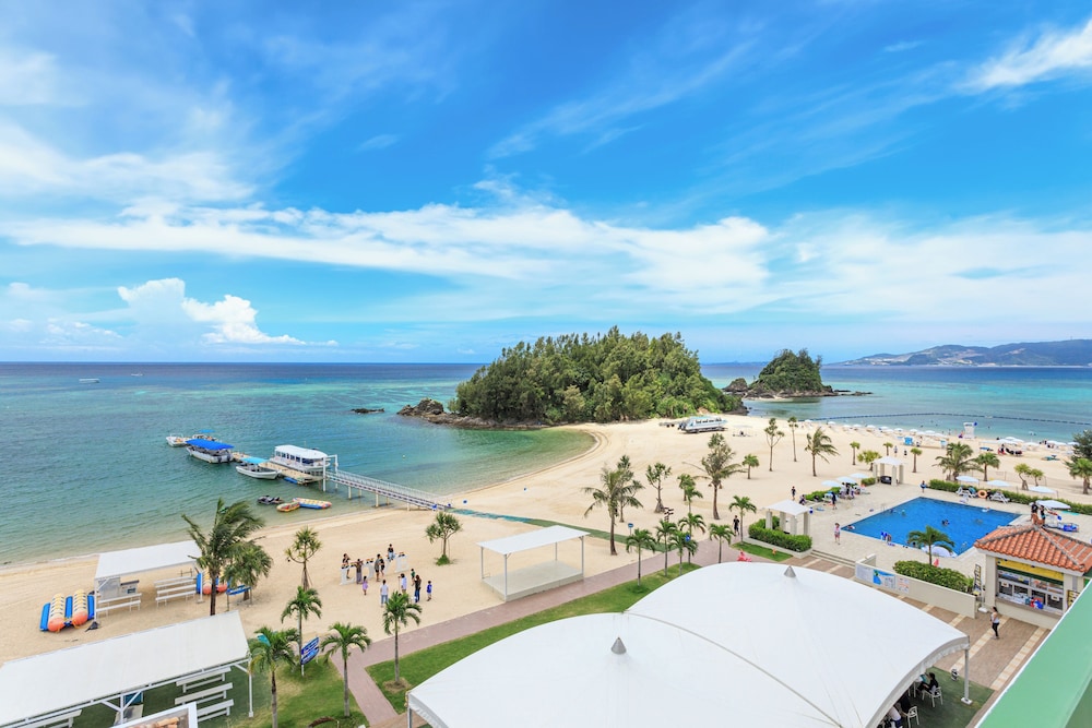 KARIYUSHI LCH.RESORT ON THE BEACH 那覇