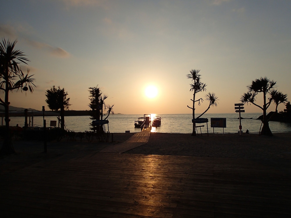 KARIYUSHI LCH.RESORT ON THE BEACH 那覇