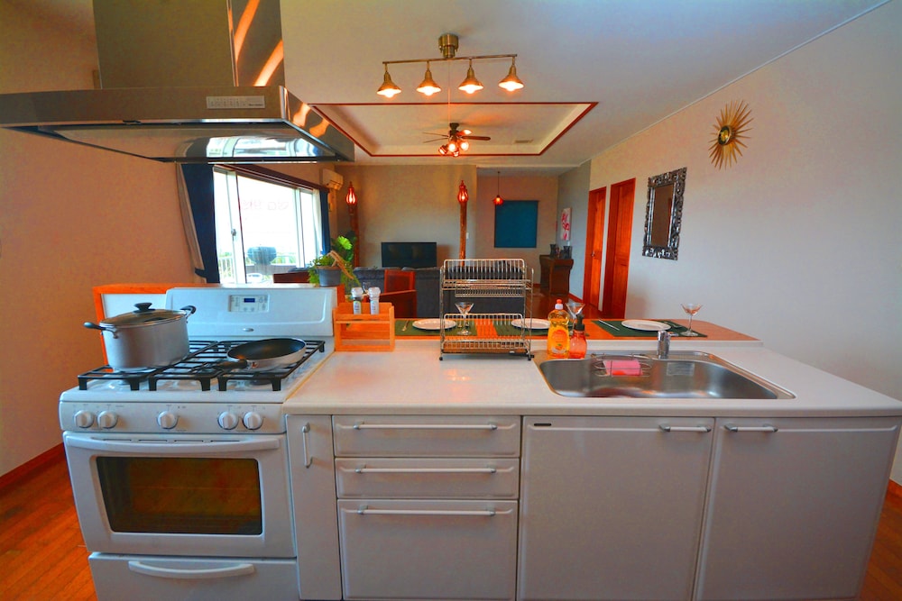 BEACH SIDE HOUSE 恩納 那覇