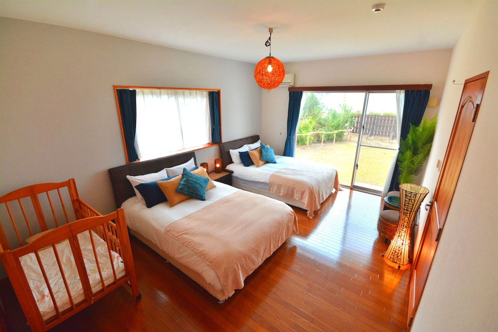 BEACH SIDE HOUSE 恩納 那覇