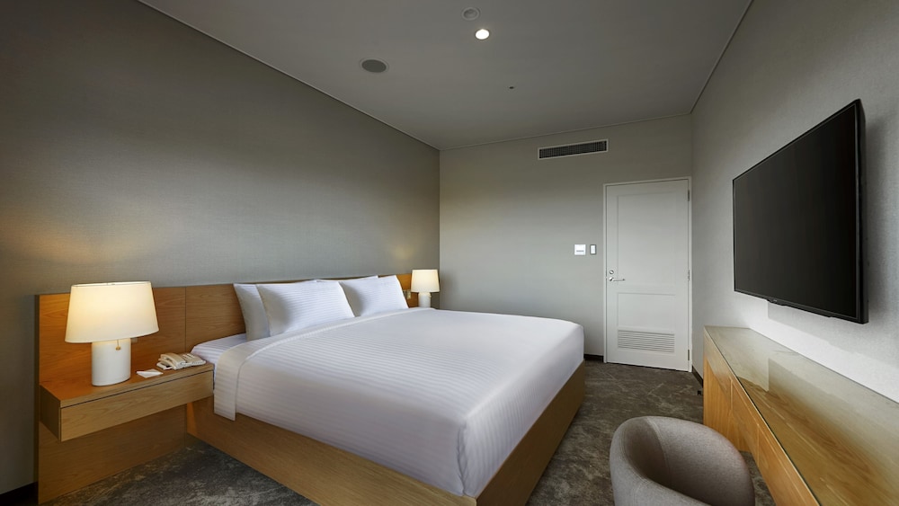 ANAクラウンプラザリゾート沖縄うるまヒルズ バイ IHG 那覇
