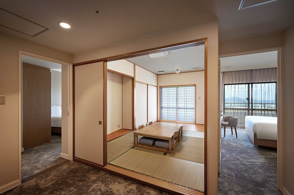 ANAクラウンプラザリゾート沖縄うるまヒルズ バイ IHG 那覇