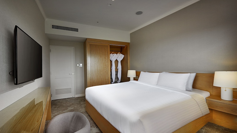 ANAクラウンプラザリゾート沖縄うるまヒルズ バイ IHG 那覇