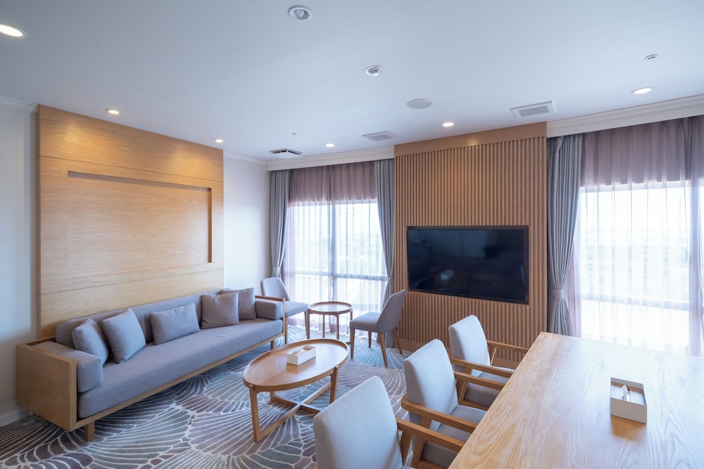 ANAクラウンプラザリゾート沖縄うるまヒルズ バイ IHG 那覇
