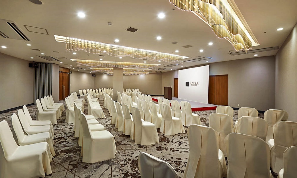 ANAクラウンプラザリゾート沖縄うるまヒルズ BY IHG 那覇