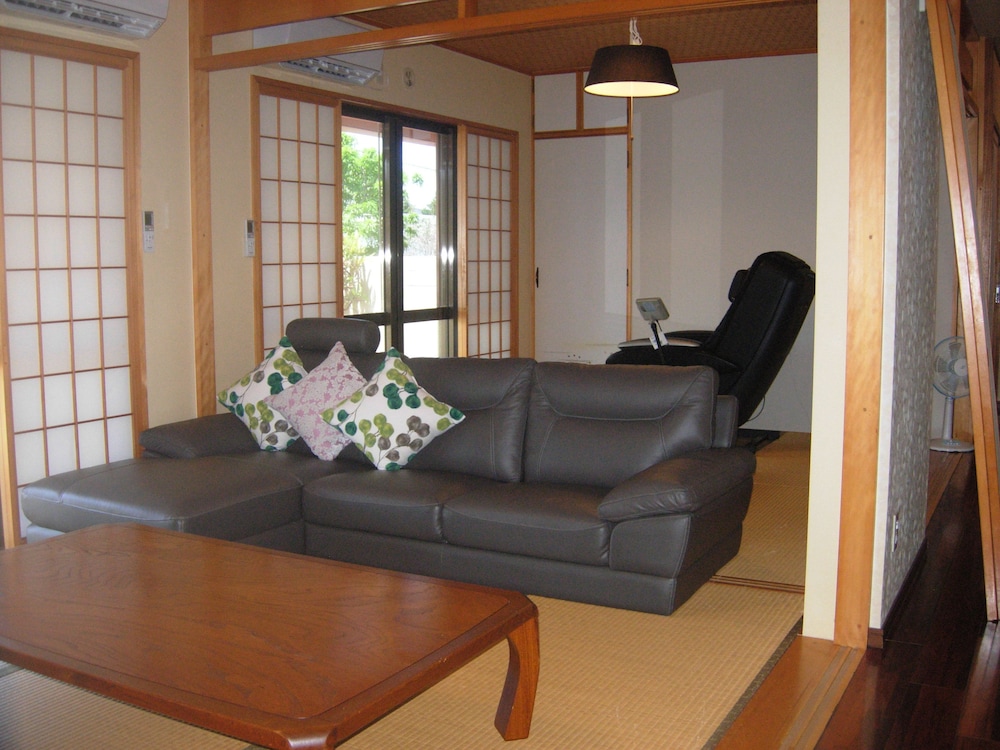 THE RELA INN 那覇
