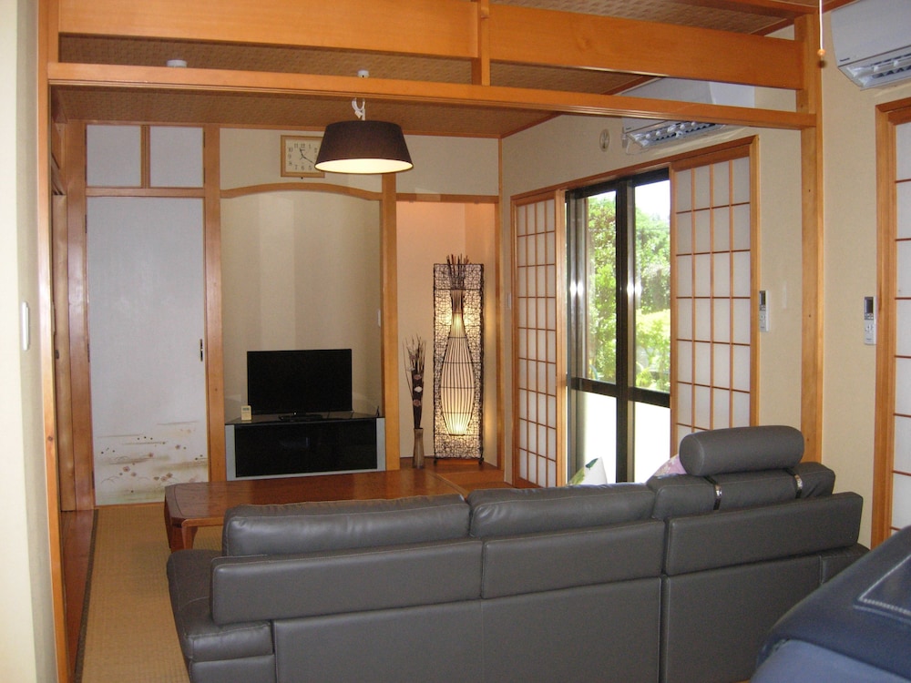 THE RELA INN 那覇