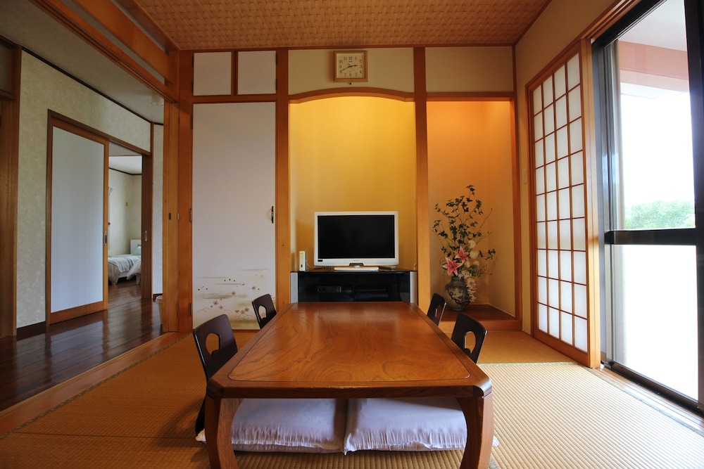 THE RELA INN 那覇