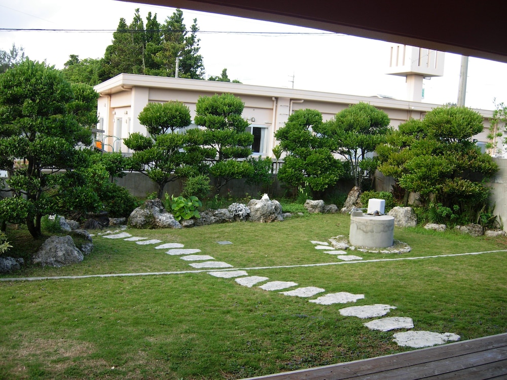 THE RELA INN 那覇