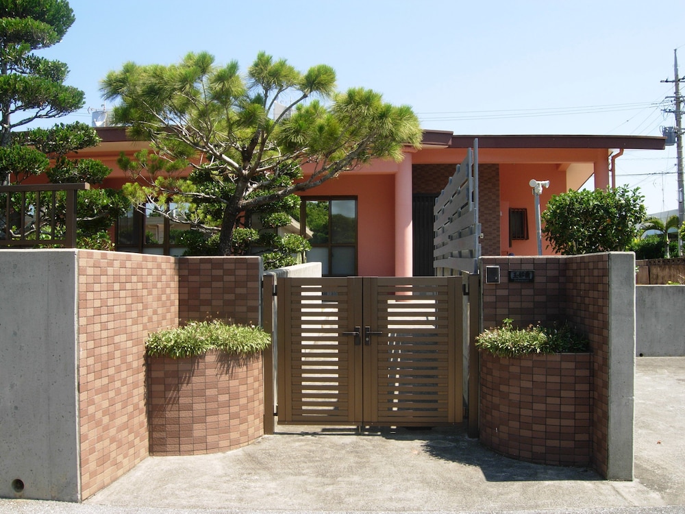 THE RELA INN 那覇