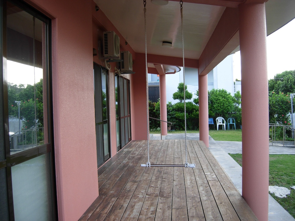 THE RELA INN 那覇