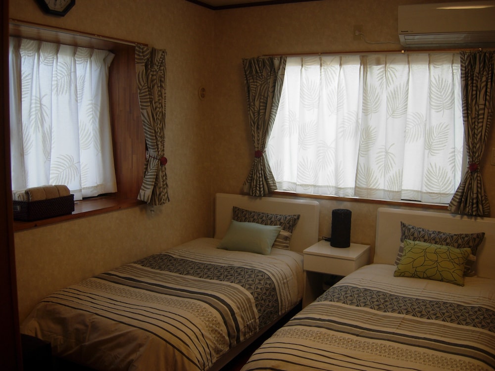 THE RELA INN 那覇