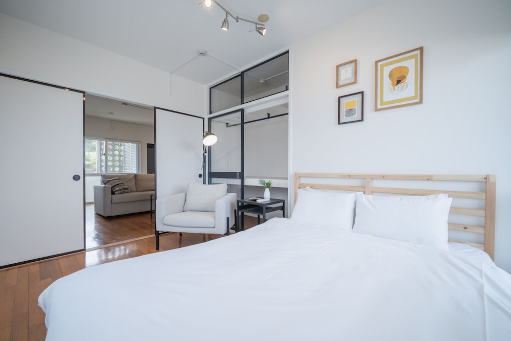 NAKAMA CONDO 那覇