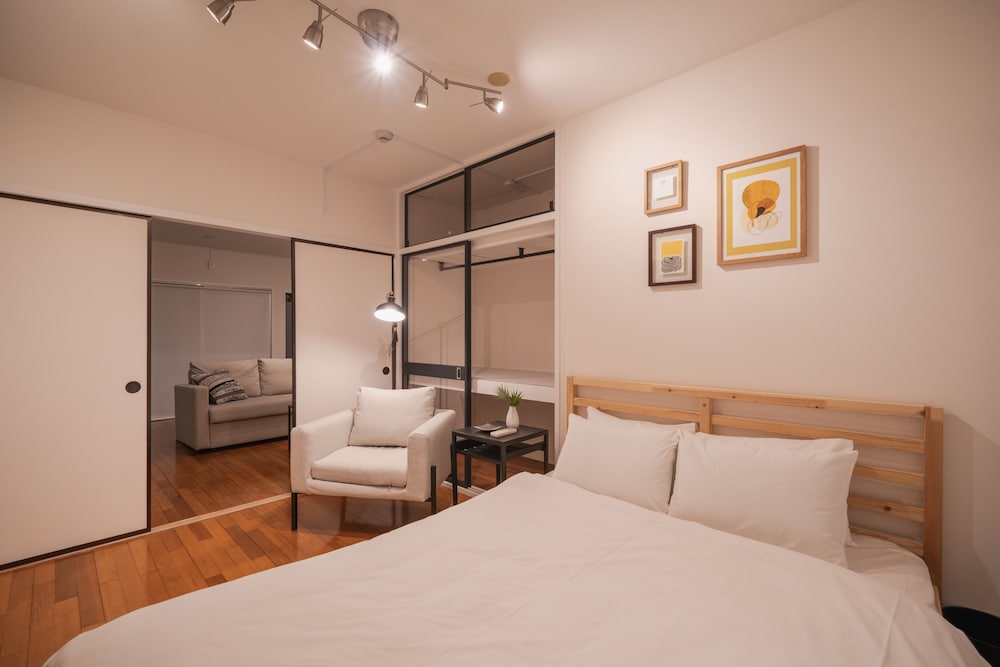NAKAMA CONDO 那覇
