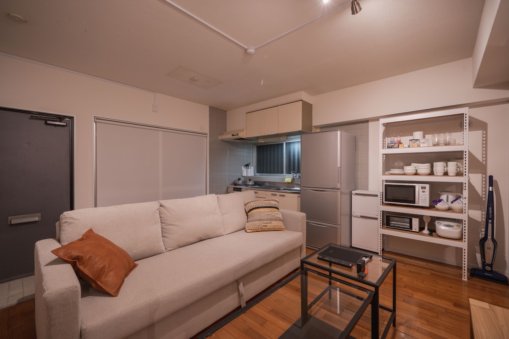 NAKAMA CONDO 那覇
