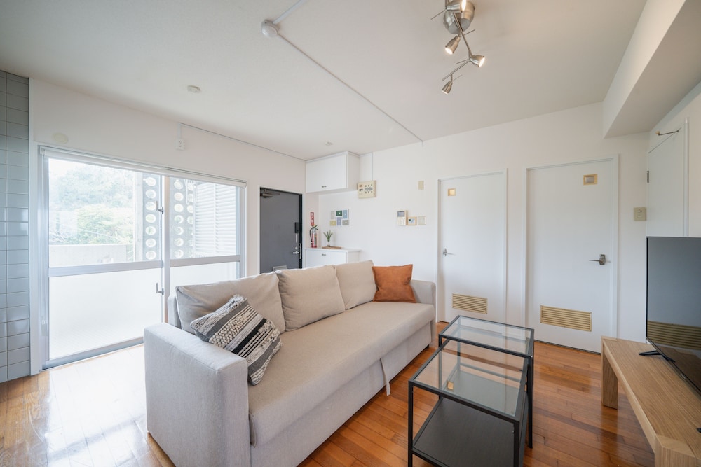 NAKAMA CONDO 那覇
