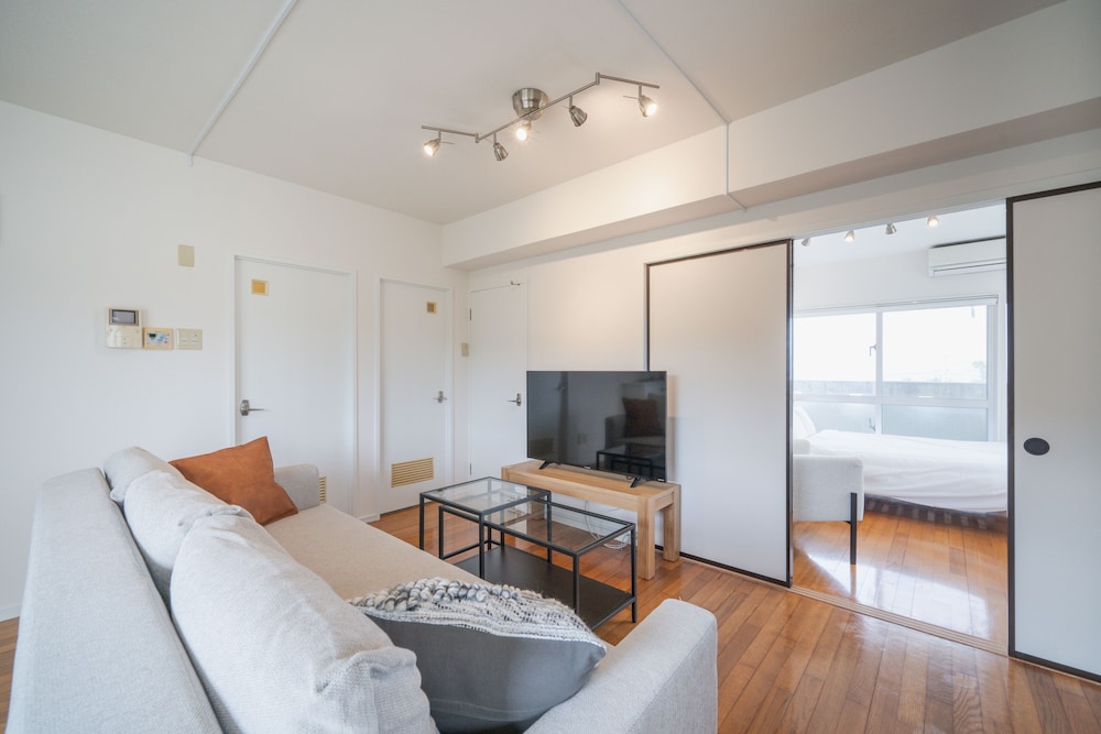NAKAMA CONDO 那覇