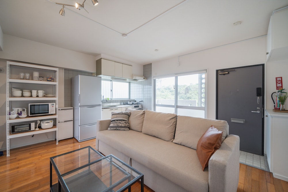 NAKAMA CONDO 那覇