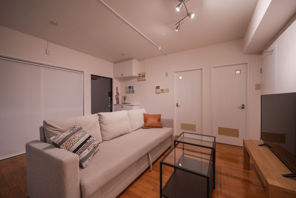 NAKAMA CONDO 那覇