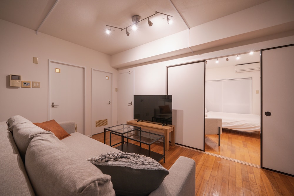 NAKAMA CONDO 那覇
