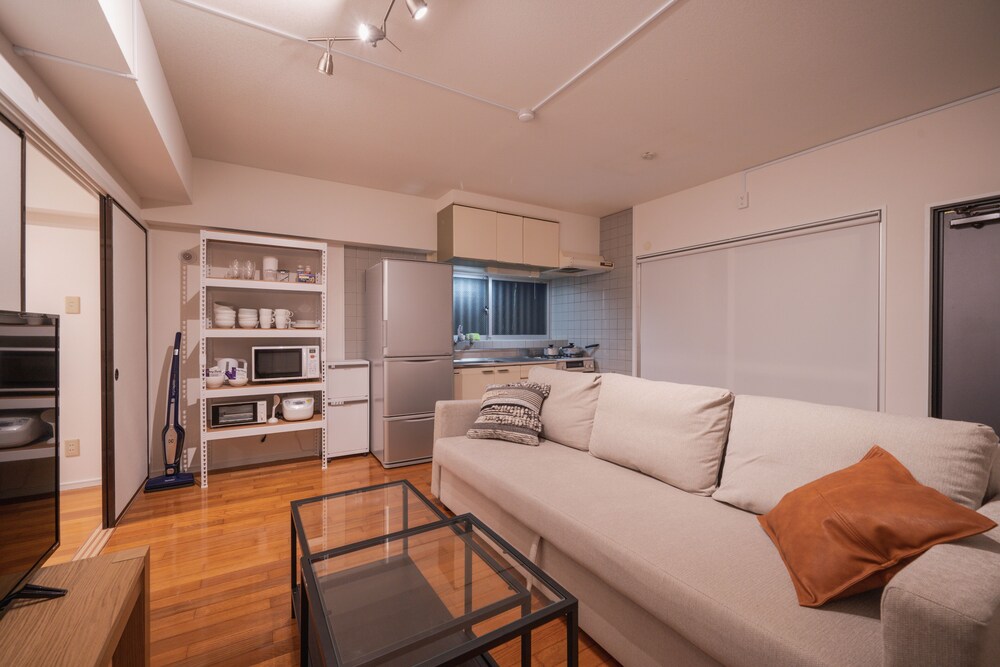 NAKAMA CONDO 那覇