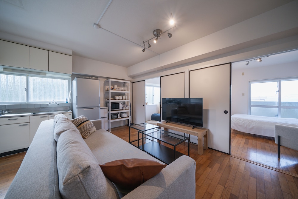 NAKAMA CONDO 那覇