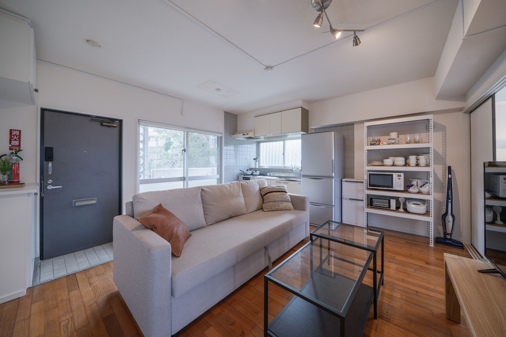 NAKAMA CONDO 那覇