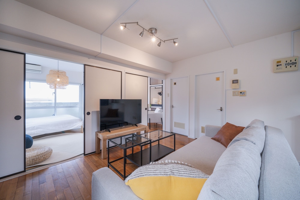 NAKAMA CONDO 那覇