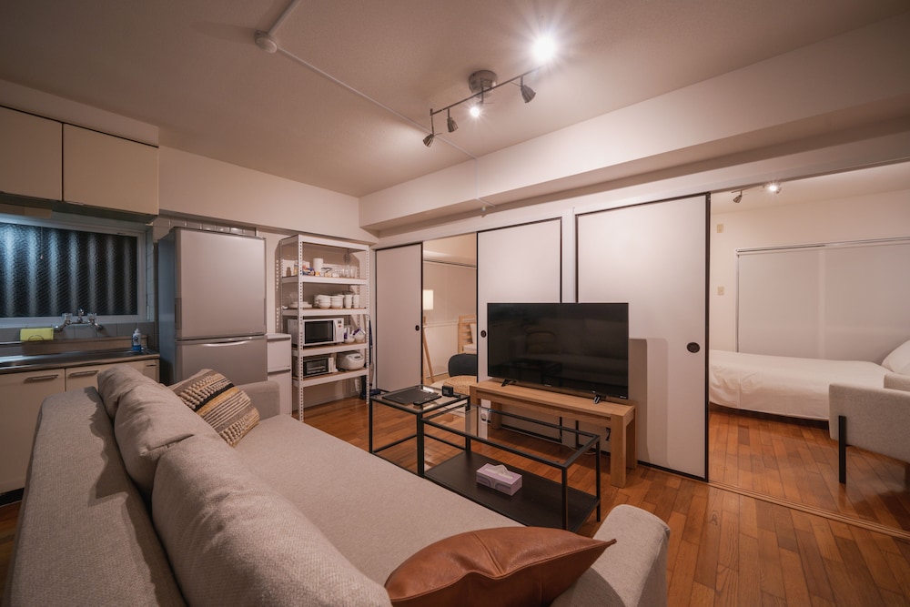 NAKAMA CONDO 那覇