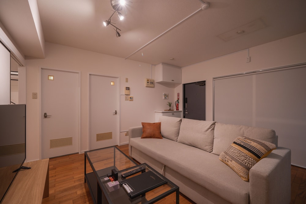 NAKAMA CONDO 那覇