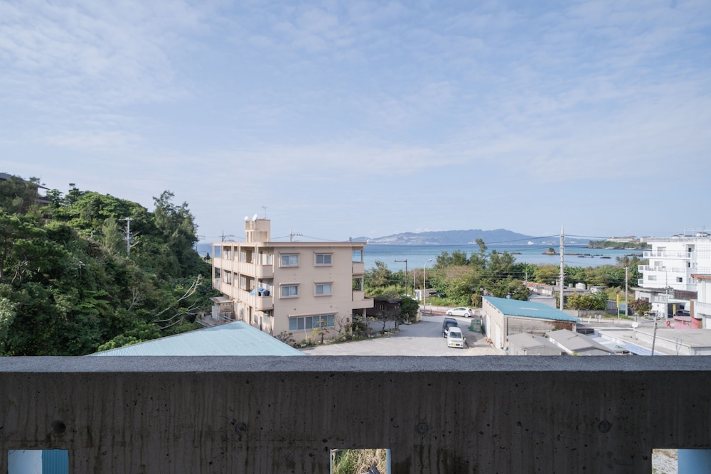 NAKAMA CONDO 那覇